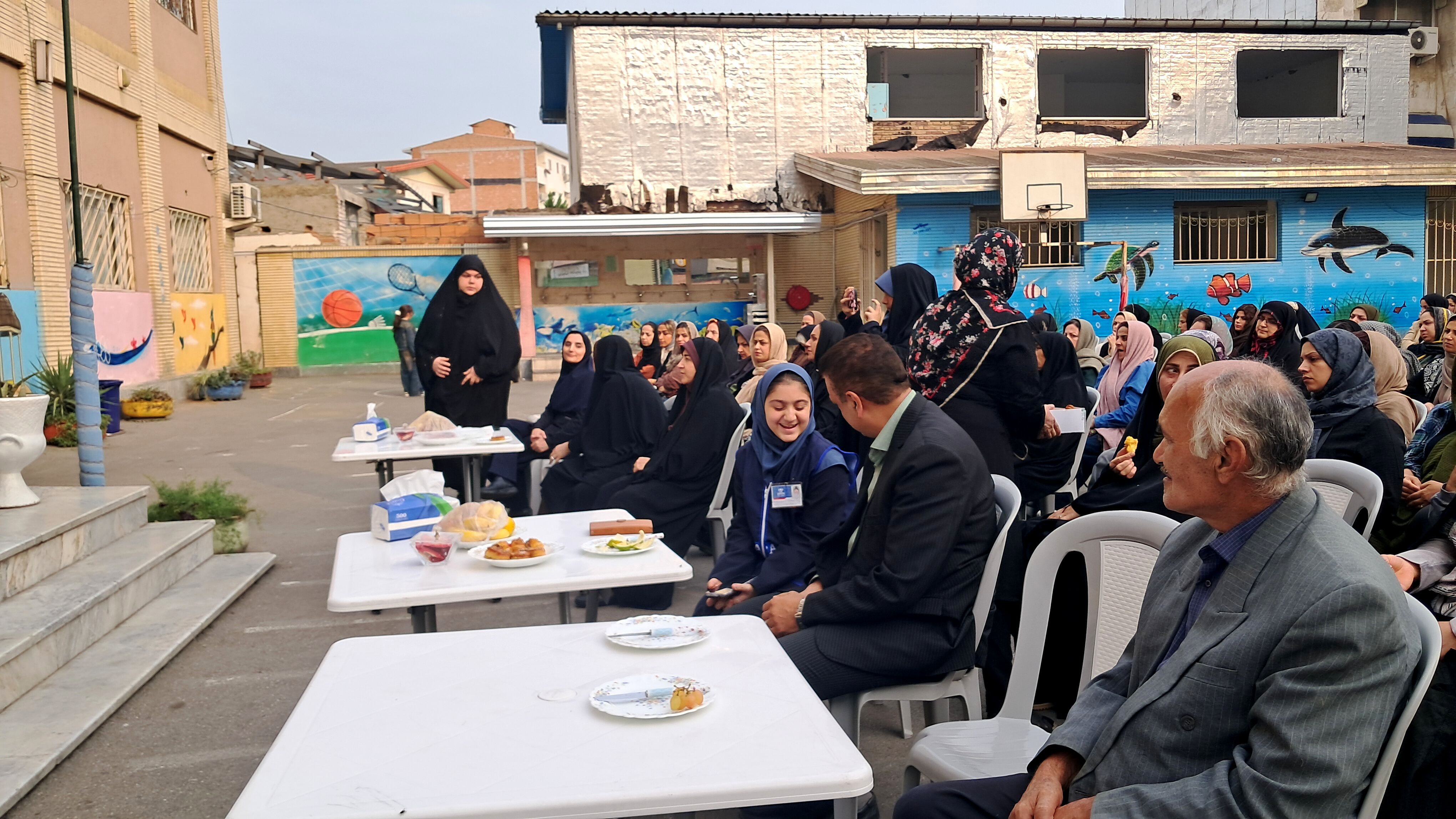 گرامیداشت هفته پیوند اولیا و مربیان در دبیرستان بهار آزادی قائمشهر