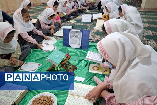 اقامه نماز جماعت و محافل انس با قرآن در مدارس فیروزکوه