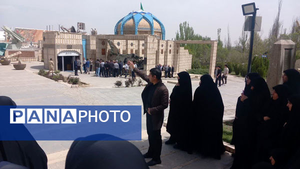 اعزام دانش‌آموزان بسیجی قم به اردوی راهیان نور غرب کشور