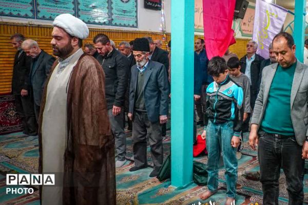 برپایی سفره افطاری در مسجد علی ابن ابیطالب نسیم‌شهر