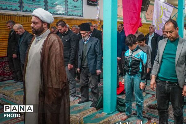 برپایی سفره افطاری در مسجد علی ابن ابیطالب نسیم‌شهر