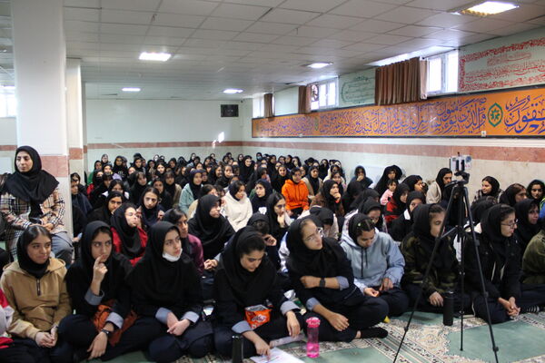برگزاری تئاتر «یاس پژمرده» در دبیرستان سردار شهید قاسم سلیمانی ناحیه 4 کرج