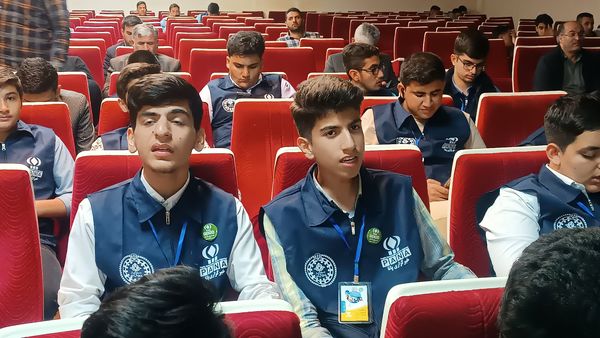 پخش و نقد فیلم در اردوگاه شهید باهنر تهران در اردوی ملی پسران مسئله محور پانا