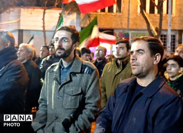 مردم اهر همگام با سراسر کشور، شصتمین حضور خود را در میدان ثبت کردند