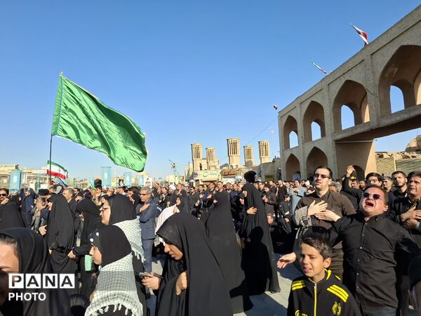 یزد، عزادار در سوگ پدر