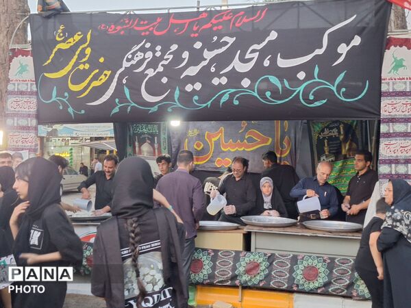 از چای و آب تا مهر و محبت؛ روایت خدمت موکب‌ها در مسیر حسینی