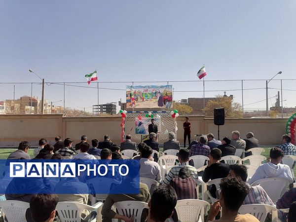 افتتاح دو چمن مصنوعی در مدارس کاشمر 