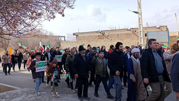 حضور گسترده مردم سفیددشت در راهپیمایی ۲۲ بهمن