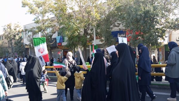 حضور پرشور دانش آموزان اراکی در یوم الله 13 آبان 