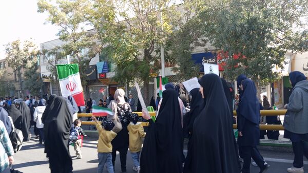 حضور پرشور دانش آموزان اراکی در یوم الله 13 آبان 