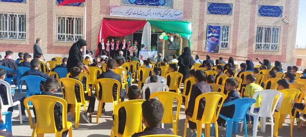 جشن عاطفه‌ها و مهربانی ؛ پاییز مدرسه ما بهاری شد