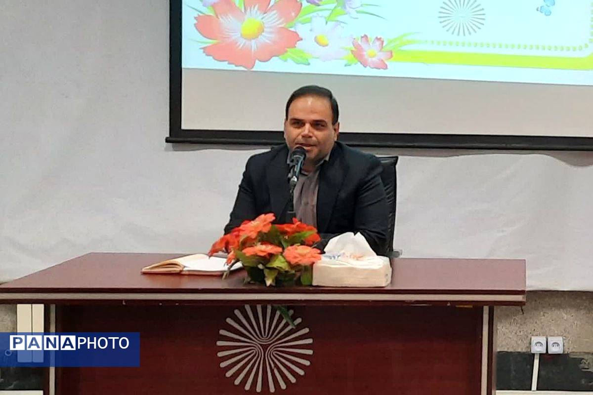 استقبال از دانشجویان جدید در دانشگاه پیام نور فیروزکوه