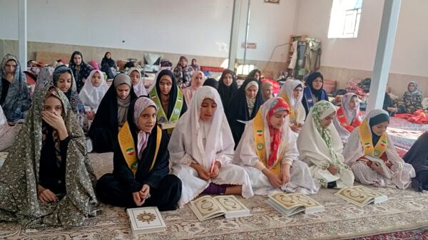 اعتکاف دانش‌آموزی در مسجد امام حسین(ع) روستای تپه‌گجی منطقه بیرانوند 