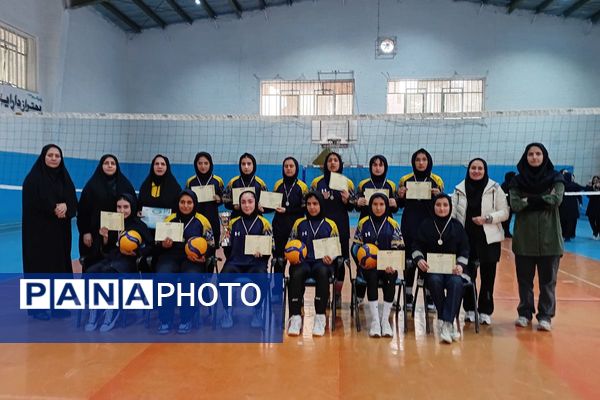 اختتامیه مسابقات والیبال دانش‌آموزان دختر مدارس شهرستان قرچک