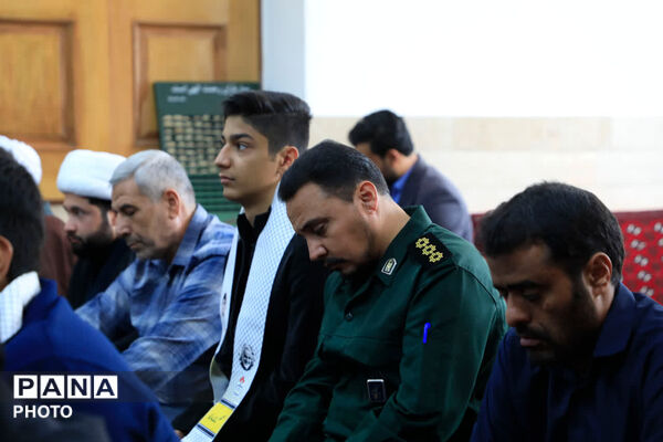 دیدار دانش آموزان بسیجی شهرستان بیرجند با نماینده ولی فقیه در استان