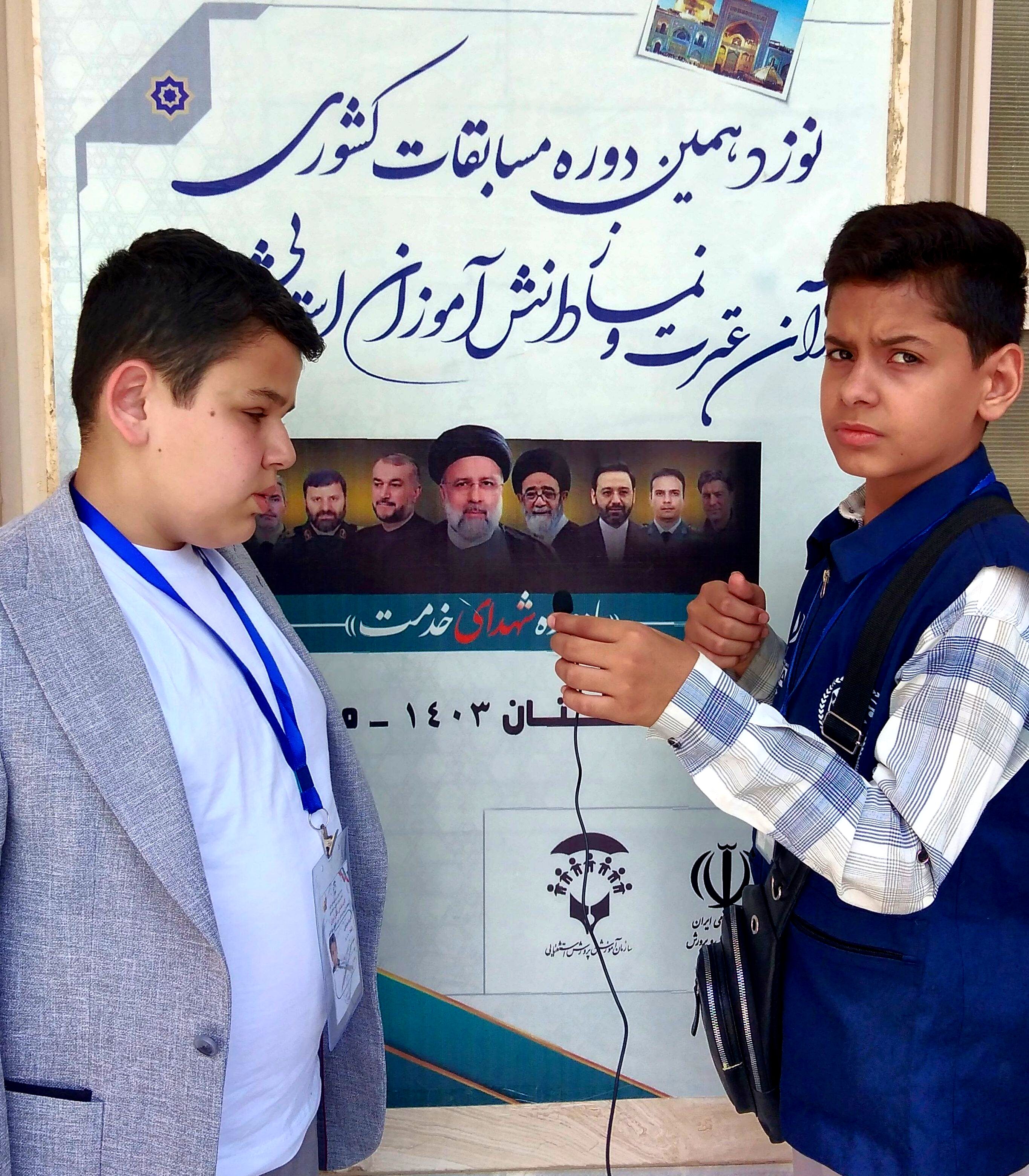 چشم برای دیدن نداشت اما همه چشمان به او خیره مانده بود