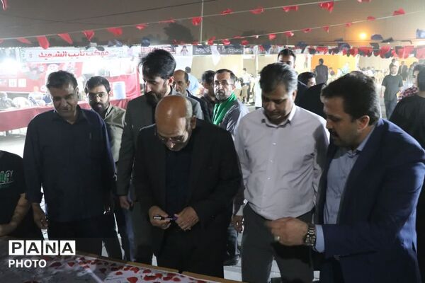 همه پای کار شهدا؛ از دانش‌آموزان تا مدیرکل در موکب نایب‌الشهید یزد