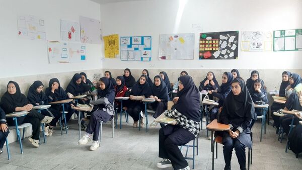 بازدید و نظارت بالینی سرگروه‌های آموزشی استان از مدارس شهرستان صالح‌آباد