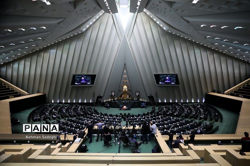 آغاز جلسه علنی مجلس؛ ادامه بررسی طرح اصلاح قانون نظام صنفی در دستور کار