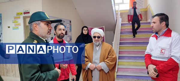 مراسم گرامیداشت هفته پدافند غیرعامل در دبیرستان عشایری شبانه‌روزی نسیبه