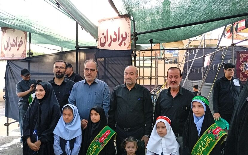 حضور مسئولان در کنار خادمان نوجوان موکب اربعین