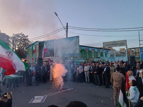 جشن پیروزی عملیات وعده صادق در میانه