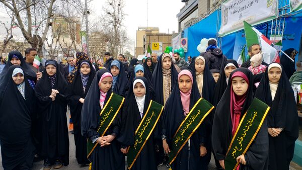 تجلی حضور باشکوه مردم در راهپیمایی ۲۲ بهمن 