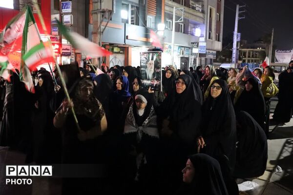 تجمع مردم انقلابی بندرترکمن در میدان مختومقلی