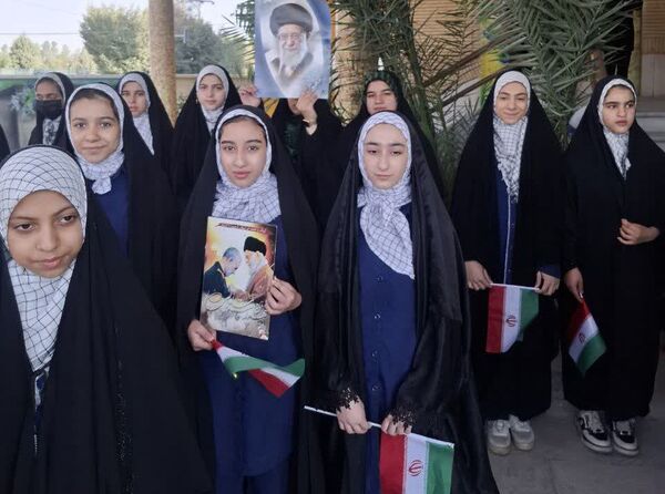  یادواره شهدای مقاومت در دبیرستان بهار آزادی فلاورجان