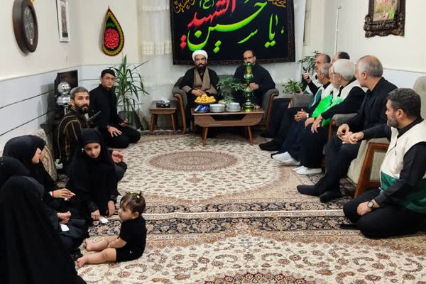 دیدار با خانواده شهید نیازمند در شهرستان سمنان