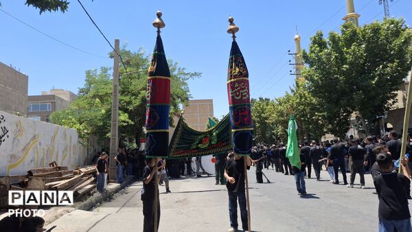 مراسم صبح عاشورای حسینی در مسجد جامع امیرالمؤمنین با حضور عزاداران حسینی 