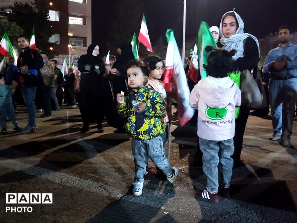 خیابان ها خالی نمی شوند