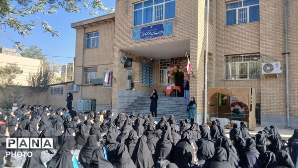 آیین بازگشایی مدارس در ساوه با طنین عطر ایثار و حماسه 