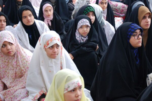 بازدید مسئولان اداره آموزش و پرورش ناحیه یک شهرری از اعتکاف دانش‌آموزان
