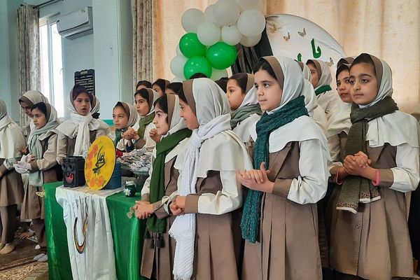 جشن میلاد مولود کعبه در دبستان  شهید بنی هاشمی رباط‌کریم
