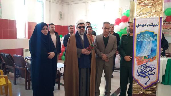 برگزاری جشن مدرسه‌ای «ایران‌مون» در دبیرستان ام‌البنین بیرانوند