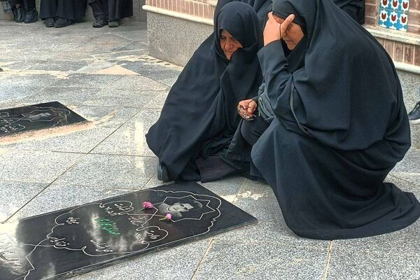 عهد دوباره مردم گرمه با لاله‌های سرخ وطن