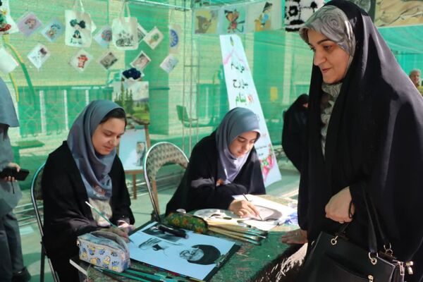 مراسم جشن ملی عاطفه‌ها در دبیرستان دخترانه شهید دکتر پاکنژاد یزد 