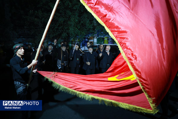 مراسم عزاداری شب تاسوعای حسینی در میدان منیریه تهران