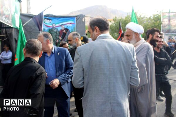 خاکسپاری دو شهید جنگ سوم در گلزار شهدای روستای فردو