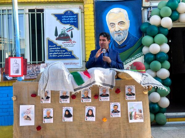 مراسم بازگشایی مدارس و جشن عاطفه‌ها در مدرسه نمونه دولتی خدیجه الکبری(س) قروه