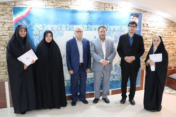 تجلیل از معلمان پژوهنده در همایش بهارانه