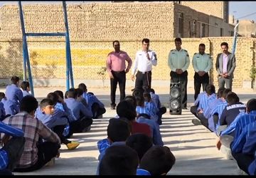 حضور غرور آفرین نیروهای انتظامی در دبیرستان شهید فلاحتی مروست 