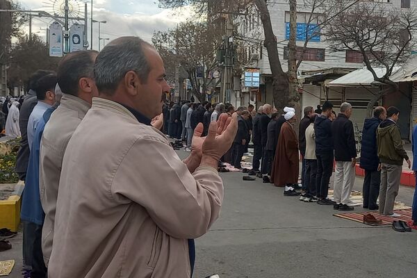 اقامه نماز عید سعید فطر در قروه