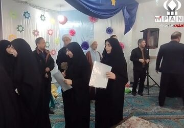 تجلیل از فعالان قرآنی مدارس دخترانه ناحیه چهار قم