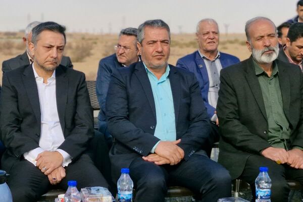 آیین کلنگ‌زنی هنرستان خیرساز هیأت امنایی در قرچک