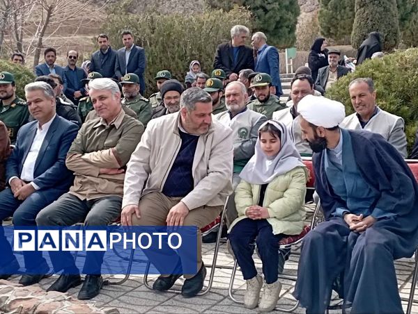 ریشه‌های امید در خاک زندگی