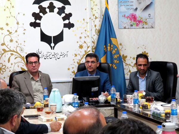 نشست معاون پیشگیری و تشخیص توانبخشی سازمان آموزش پرورش استثنایی کشور با مدیران مرکز  استان