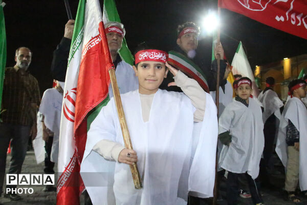 دسته کفن پوشان یزدی در سوگ رهبر انقلاب
