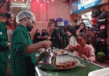 ۱٤۳ شبِ بی‌وقفه؛ وقتی چایخانه حضرت زهرا (س) میزبان دل‌های بی‌قرار شد